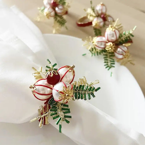 Argola de Guardanapo Festiva com Flor e Pérolas Bordadas à Mão C/ 4 unid